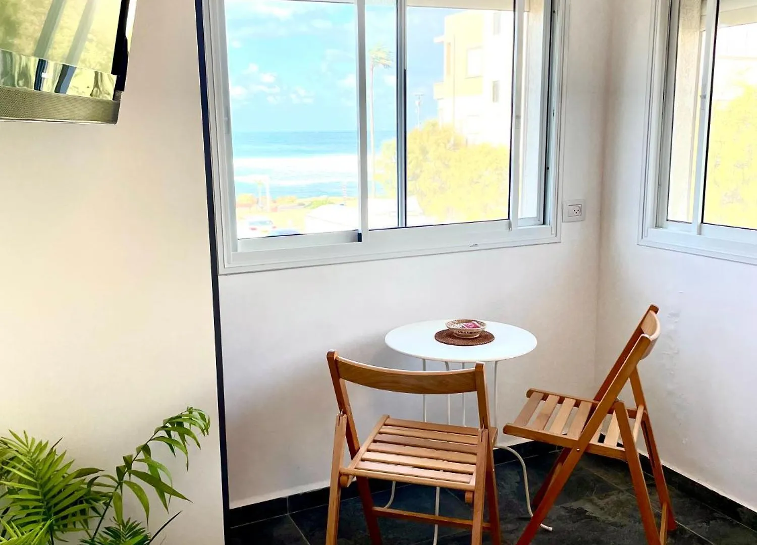 Sea View Cozy Apartment Haifa