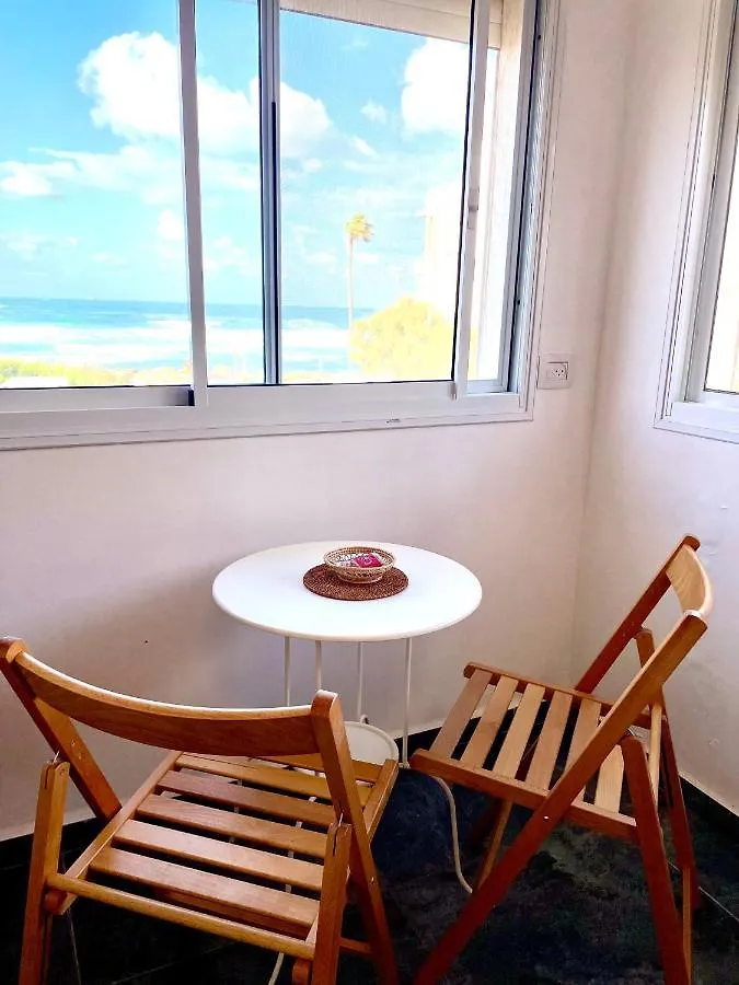 Sea View Cozy Apartment حيفا