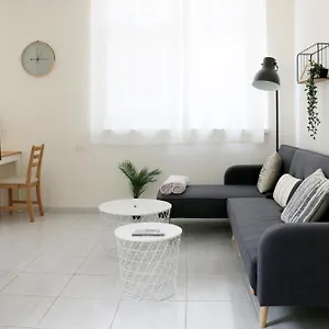 דירה Modern And Spacious In Downtown, חיפה